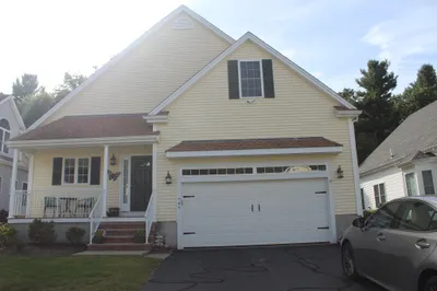 51 Lawrence Dr #51 1