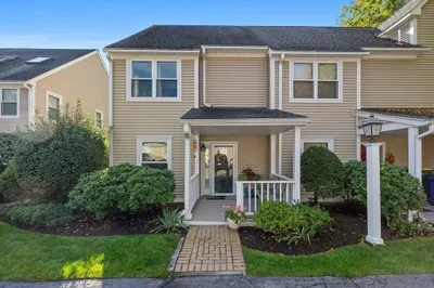 80 Hammond Pl #80 1