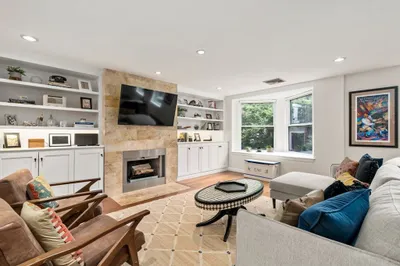 27-37 Chestnut Street #209