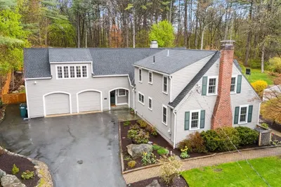 40 Mohawk Dr