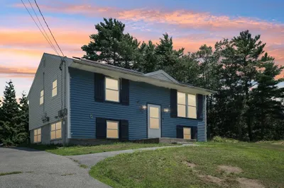 90 Esta Rd