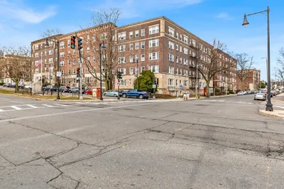 1607 Commonwealth Ave. #15
