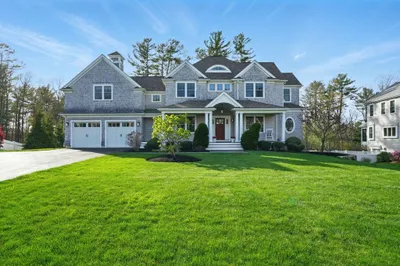 4 Summit Dr
