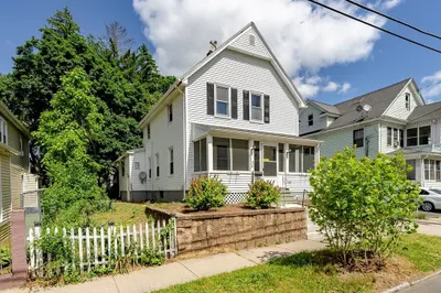 30 Beauchamp St