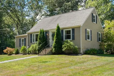31 Robbins Rd 1