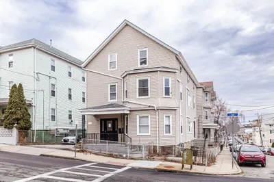 271 Mulberry St 1