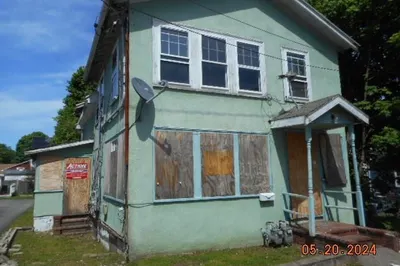 16-18 Adams St 1
