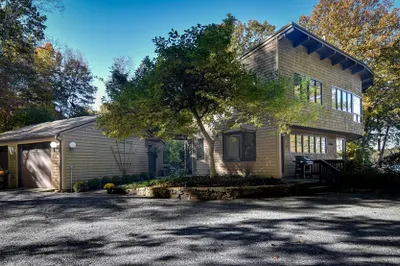 212 Farm Rd 1