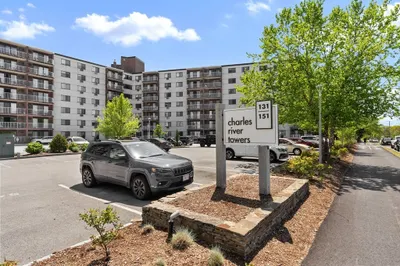 151 Coolidge Ave #416