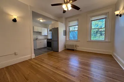 7 Grove St #3 1