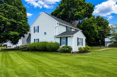 22 Abbott Rd 1
