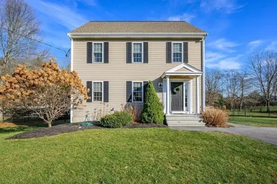 102 Curve St