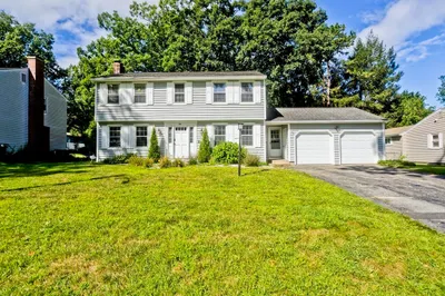 50 Crystal Brook Dr 1