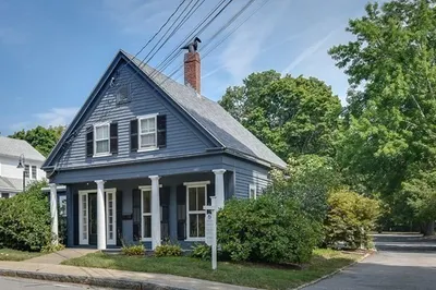 4 Pleasant St South 1