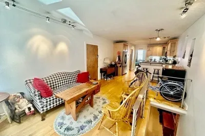152 Prince St #2 1