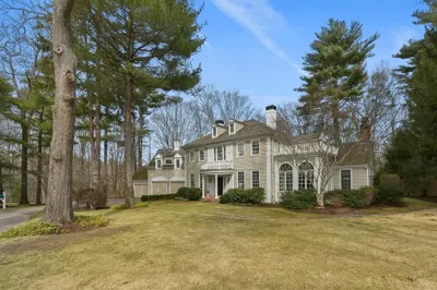 11 Olmsted Dr
