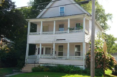 115 Dresser St 1