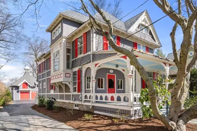 11 Church St