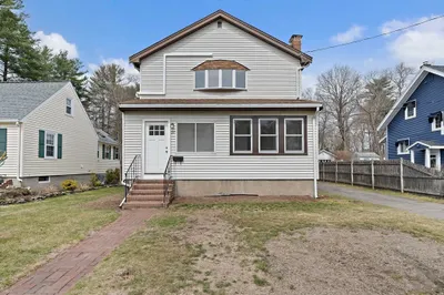 27 Swan Ave 1