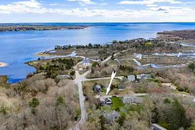 10 Old Mattapoisett Neck Rd