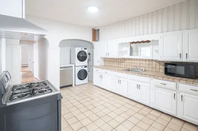 20 Breed St #3