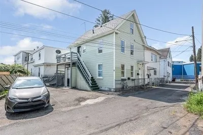 8 Cedar Court #1