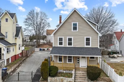 1a Puritan Avenue #3 1