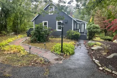 8 Wyman Ave 1