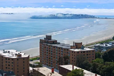 300 Lynn Shore Dr #408