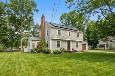 68 Hazardville Rd 1