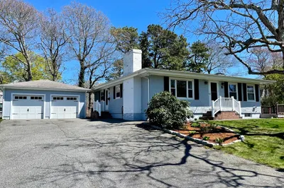 6 Estey Ave 1