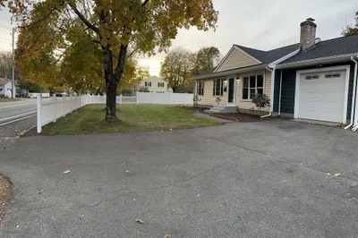 1116 Old Connecticut Path 1