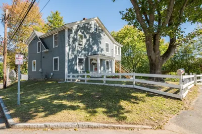4 Pleasant St 1
