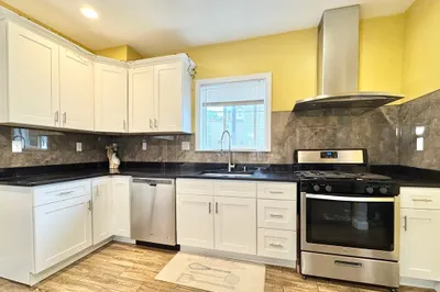 21 Shawmut St #21
