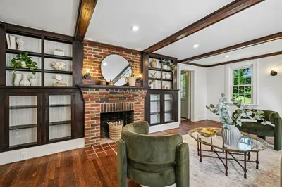 254 Russell St 1