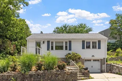 49 Lakeview Ave
