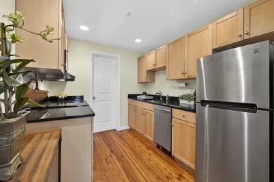 241 Hurley St #1 1
