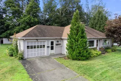 32 Crestview Dr