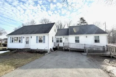 53 Robin Road
