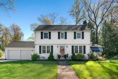 237 Burbank Rd 1