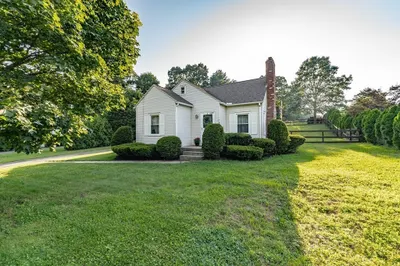 312 E Mountain Rd 1