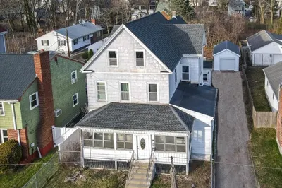 66 Garfield Ave 1