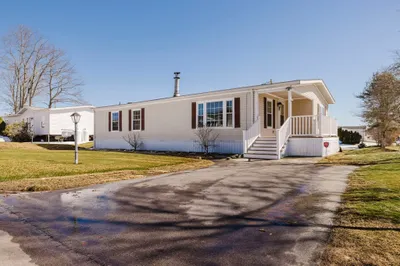 4 Emerald Pl