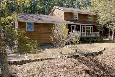 84 Anderson Rd 1