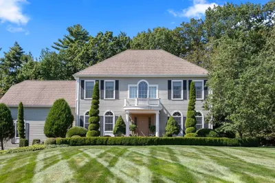 22 Laurelwood Drive 1