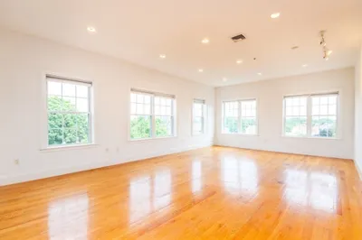 87 Franklin St #401