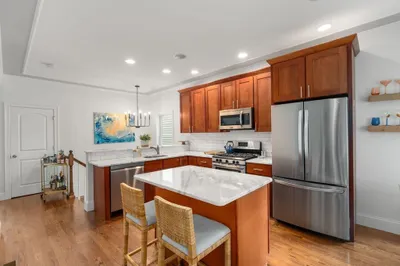 5 Flint Pl #1