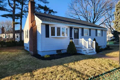 44 Bowes Ave 1