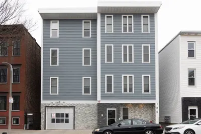 186-188 Paris St #4