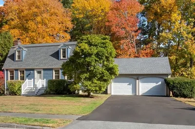 48 Ledgewood Dr